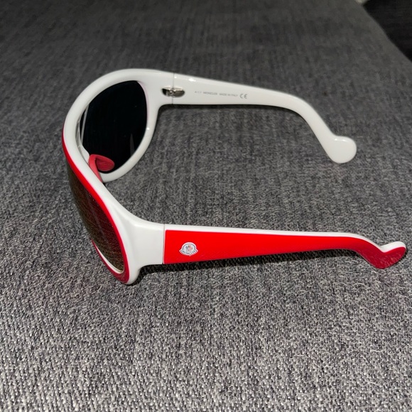 Moncler sunglasses - Picture 2 of 6